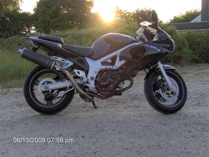 Suzuki SV 650 S (SOLGT) billede 2