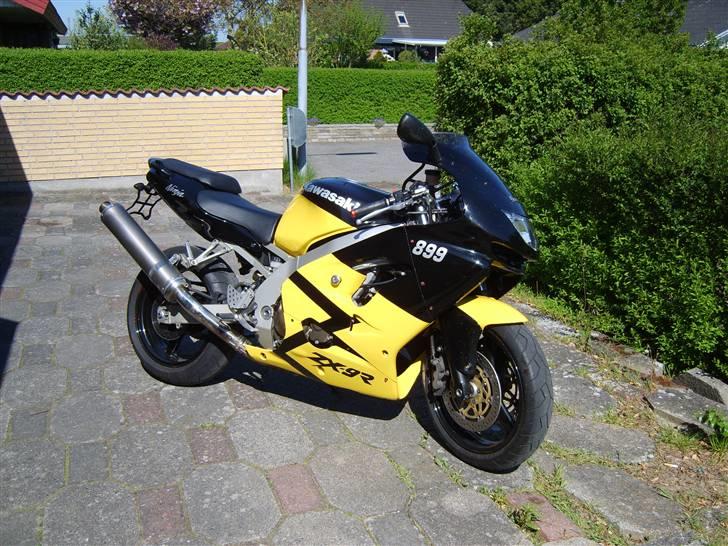 Kawasaki ZX9R billede 2