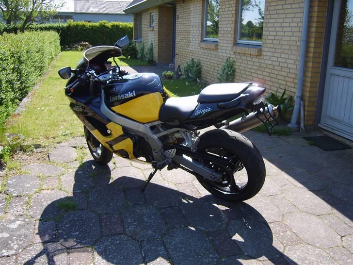 Kawasaki ZX9R billede 5