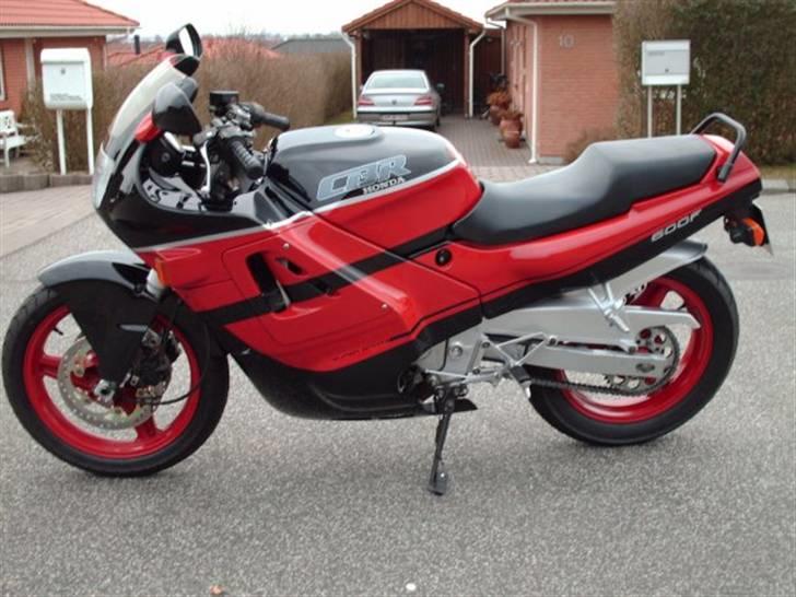 Honda CBR 600 F - Resultatet efter far har været igang :) billede 1