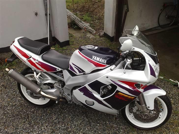 Yamaha FZR 600R billede 2