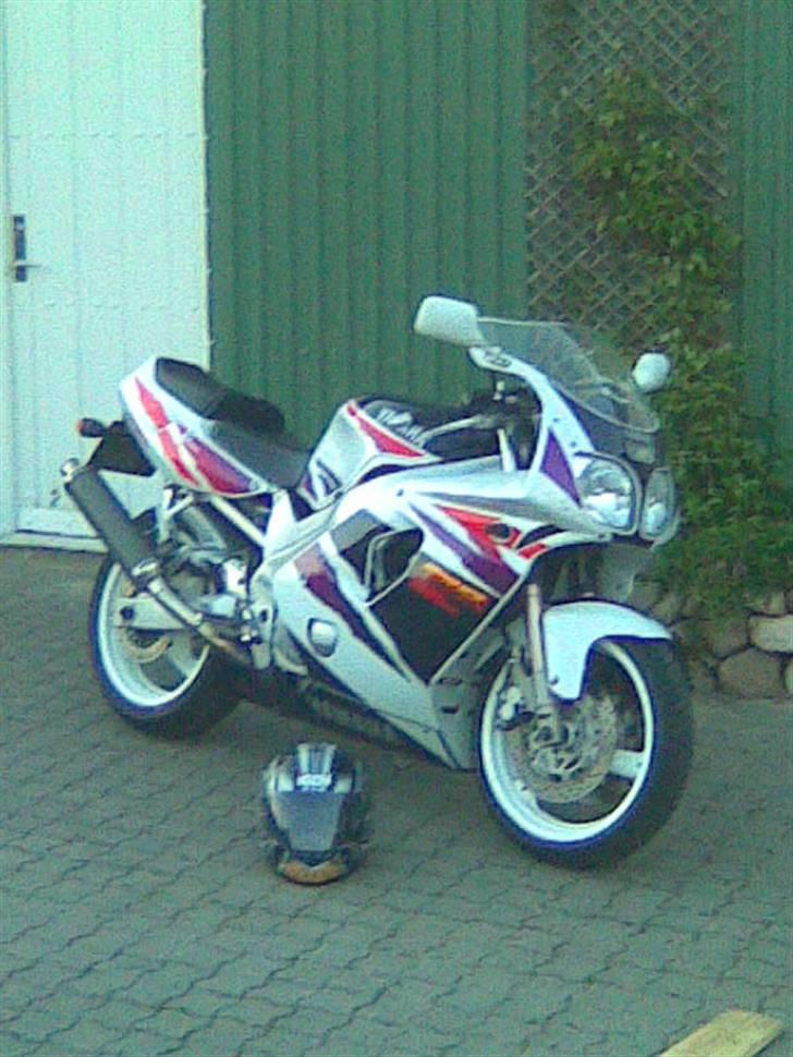Yamaha FZR 600R billede 4