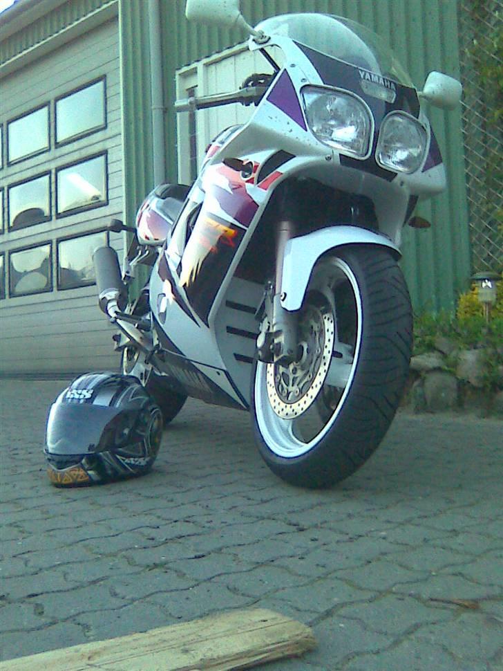 Yamaha FZR 600R billede 6