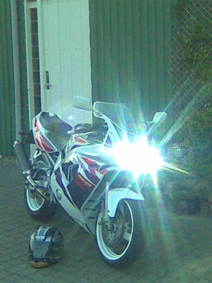 Yamaha FZR 600R billede 11