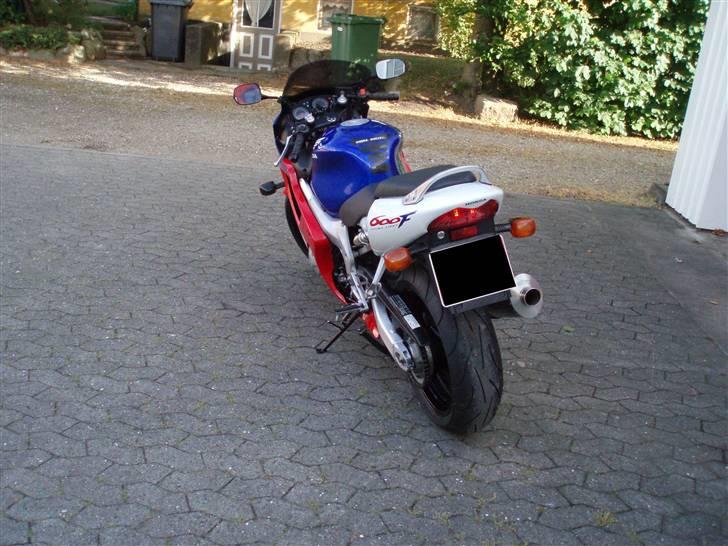 Honda CBR 600  F 4 "SOLGT" - uha, sikker en lækker røv billede 6