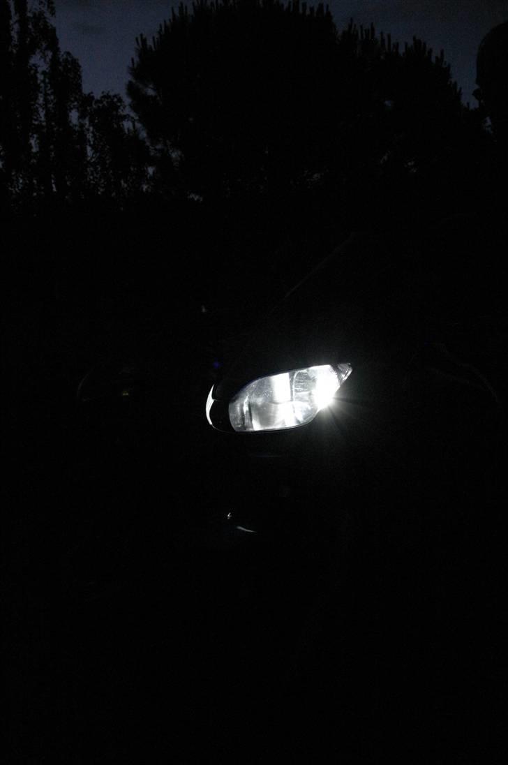 Yamaha YZF R6 - Bi-xenon K6000 med diodepærer i positionslys billede 8