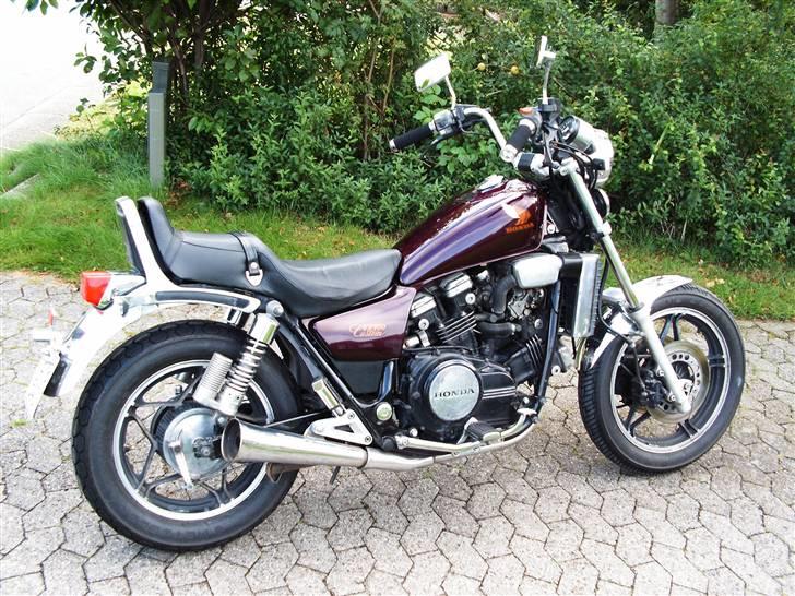 Honda VF 750 COSTUM billede 1