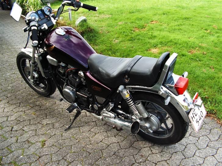 Honda VF 750 COSTUM billede 2