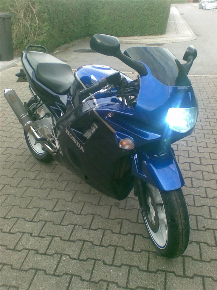 Honda CBR 600 F - SOLGT billede 1