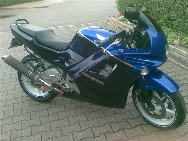 Honda CBR 600 F - SOLGT billede 3