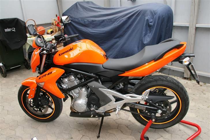 Kawasaki ER-6n *SOLGT* - De Orange rimstrips refkeltere blitzen godt billede 7