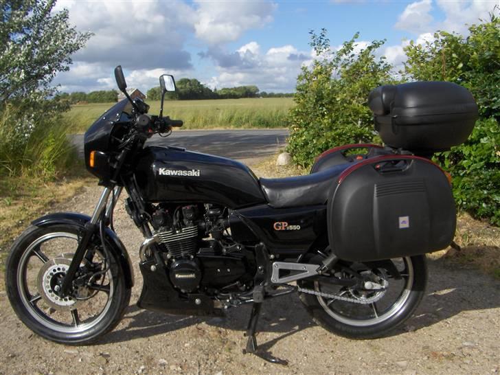 Kawasaki GpZ 550  *TIL SALG* - Med alle tasker set fra venstre billede 3