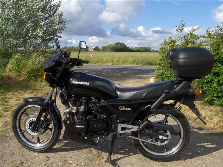 Kawasaki GpZ 550  *TIL SALG* - Kun med topboks billede 4