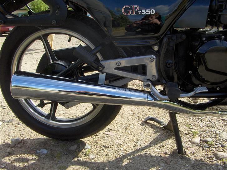 Kawasaki GpZ 550  *TIL SALG* - Udstødningen billede 9