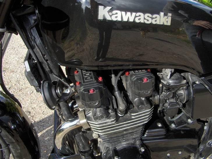 Kawasaki GpZ 550  *TIL SALG* - Se de flotte røde bolte billede 10