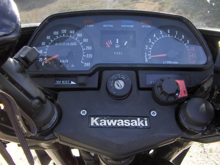 Kawasaki GpZ 550  *TIL SALG* - Instrumentering. Se styringen til varmehåndtagene billede 11