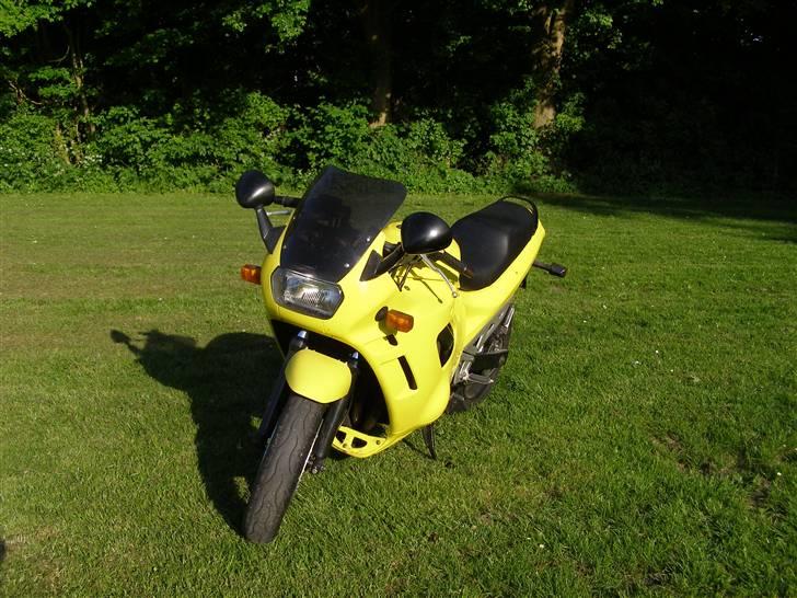 Suzuki Gsx f 750 billede 3