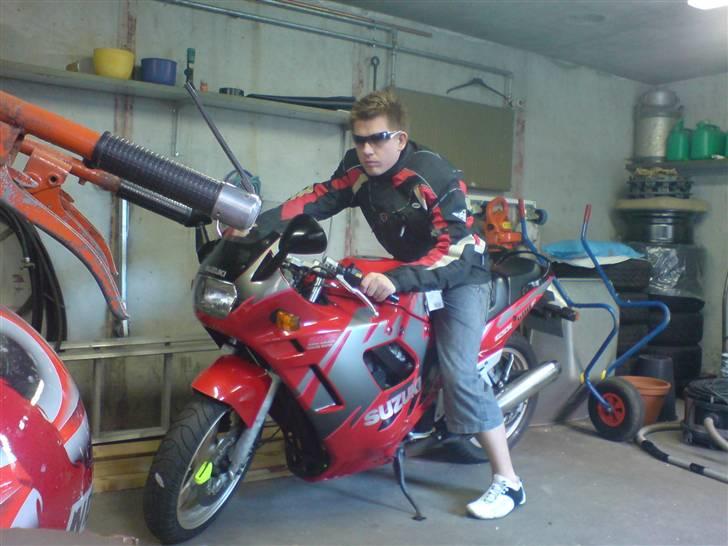 Suzuki GSX 600 F SOLGT! billede 2