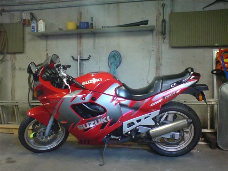 Suzuki GSX 600 F SOLGT! billede 3