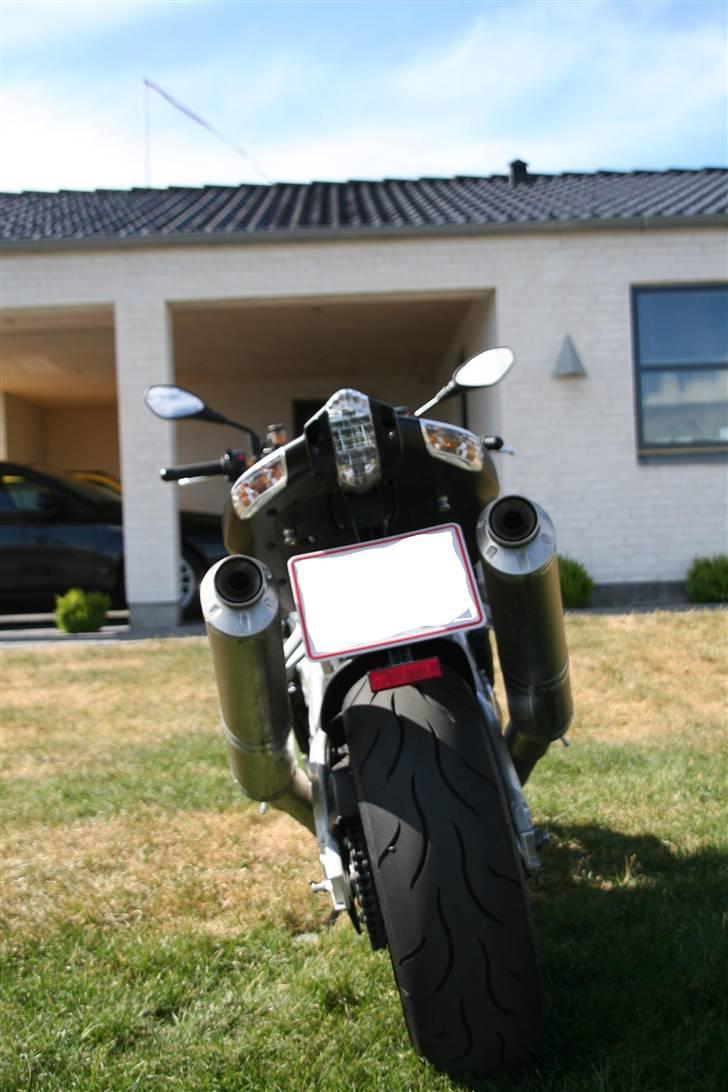 Aprilia Tuono 1000 (SOLGT) billede 1