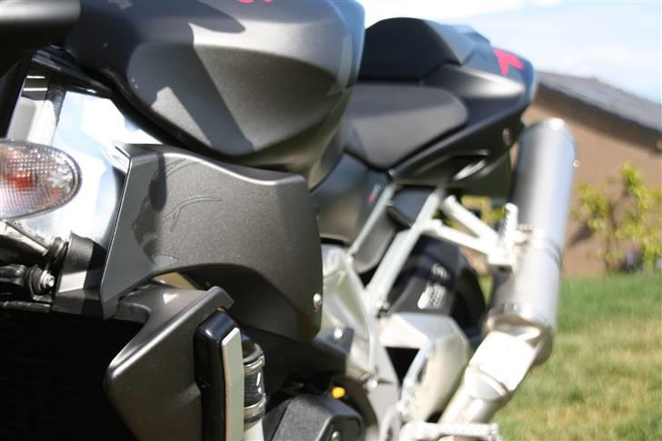 Aprilia Tuono 1000 (SOLGT) billede 2