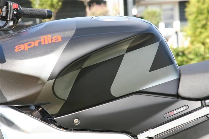 Aprilia Tuono 1000 (SOLGT) billede 8