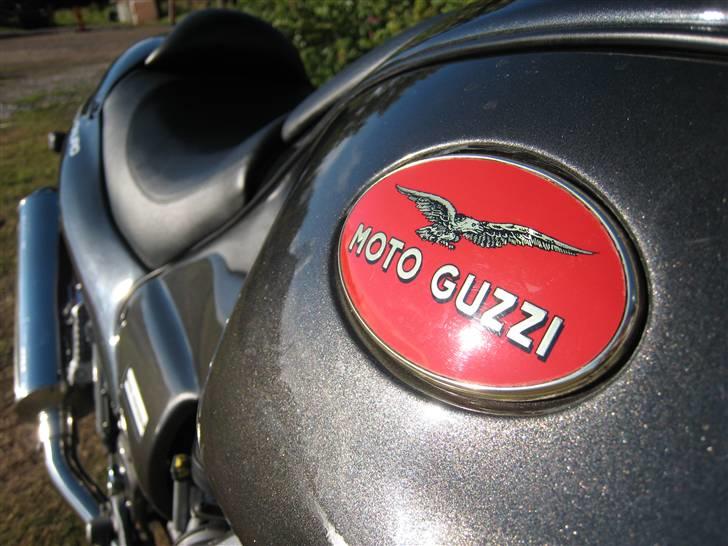 Moto Guzzi Centauro - Lækkert rødt skilt, hvis man er til den slags selvfølgelig :-) billede 2