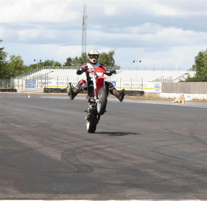 Aprilia SXV550 - Fra "stuntshow" på Jyllandsringen d.14/06 billede 16