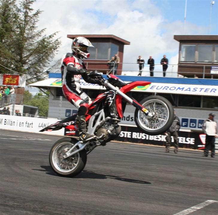 Aprilia SXV550 - Fra "stuntshow" på Jyllandsringen d.14/06 billede 18