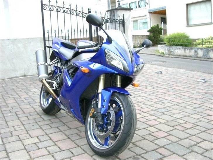 Yamaha R1 SOLGT - Som den stod ved forhandleren i Tyskland billede 2
