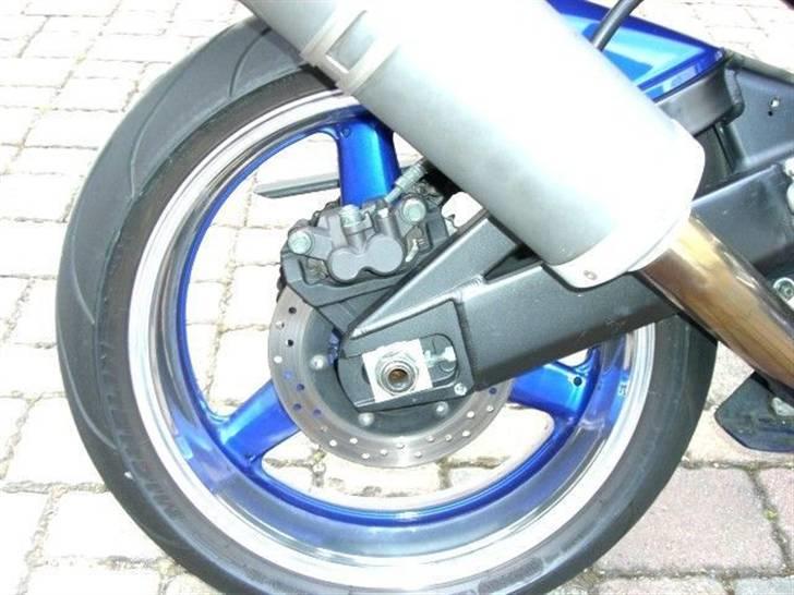 Yamaha R1 SOLGT - Som den stod ved forhandleren i Tyskland billede 5