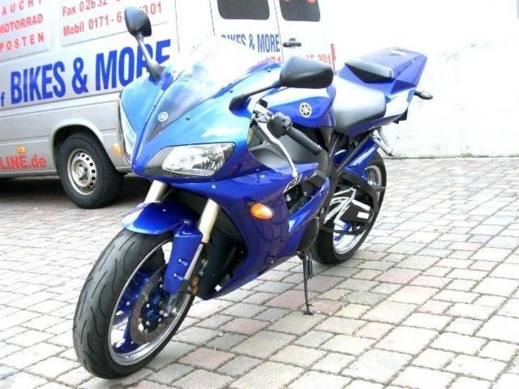 Yamaha R1 SOLGT - Som den stod ved forhandleren i Tyskland billede 8