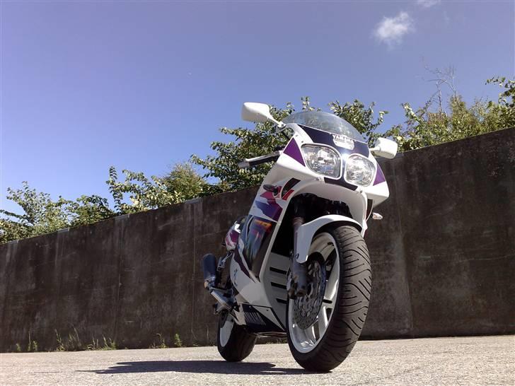 Yamaha FZR 600R billede 14