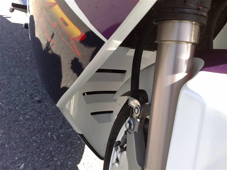 Yamaha FZR 600R billede 15