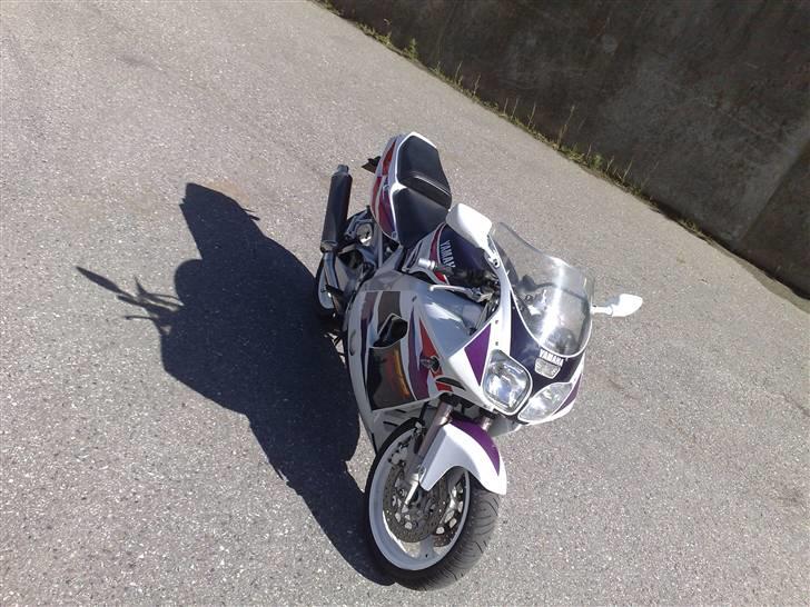 Yamaha FZR 600R billede 16