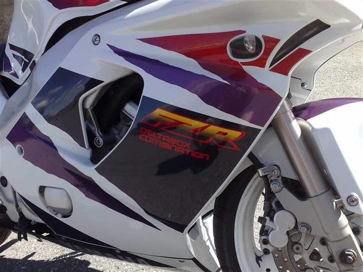 Yamaha FZR 600R billede 17