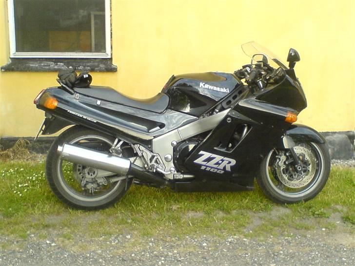 Kawasaki ZZ-R 1100 - mit nye barn:0) billede 2