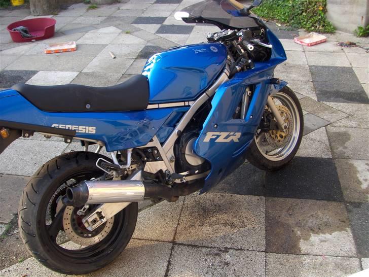 Yamaha FZ(R) 1000 (SOLGT) billede 2