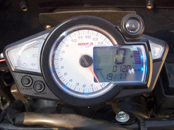 Yamaha FZ(R) 1000 (SOLGT) billede 4