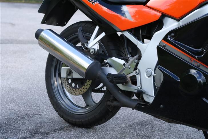 Suzuki GS 500 E *SOLGT* - org. pot. Den siger ikke møj. Måske den skal skiftes ud engang?! billede 9