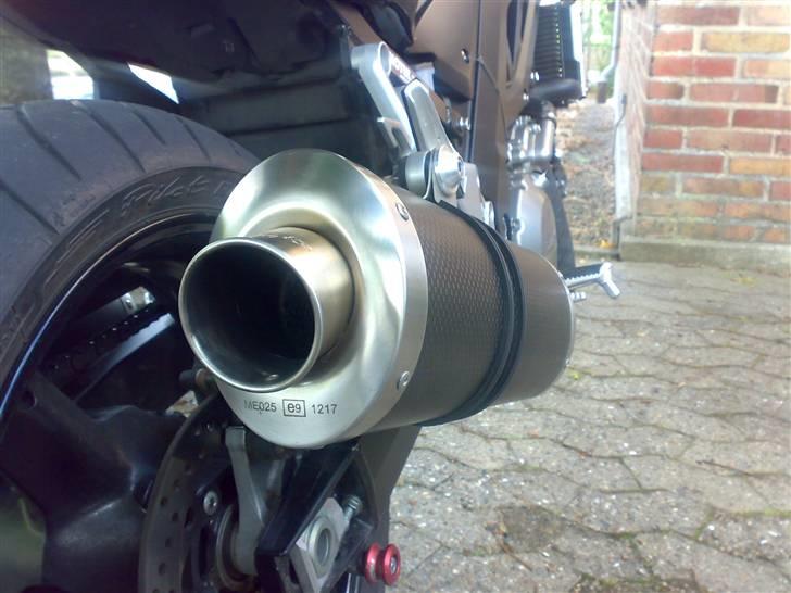 Suzuki Sv 1000N k7 - så nu er der sq larm i gade ;D billede 13