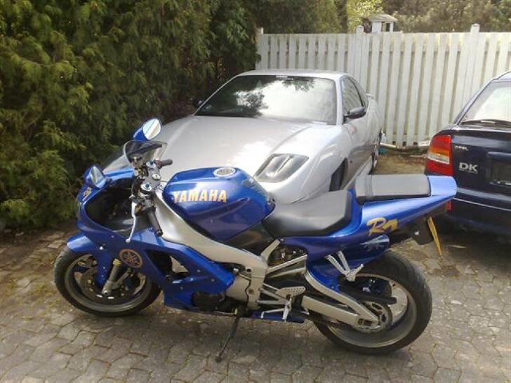 Yamaha R1 billede 2