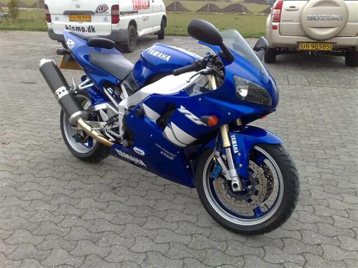 Yamaha R1 billede 9