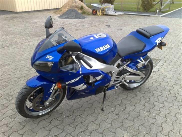 Yamaha R1 billede 12