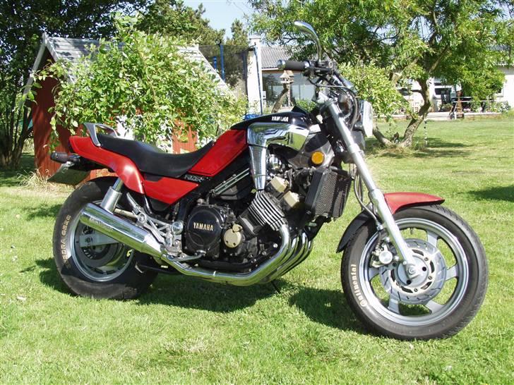 Yamaha FZX 700 billede 1