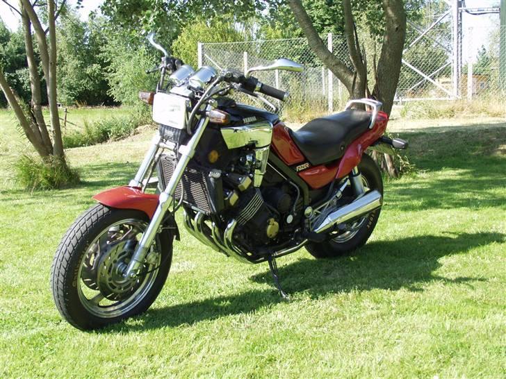 Yamaha FZX 700 billede 4