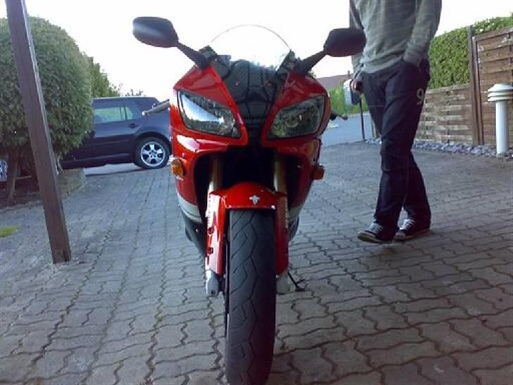 Yamaha yzf R1 Solgt - En led front, efter min mening billede 3