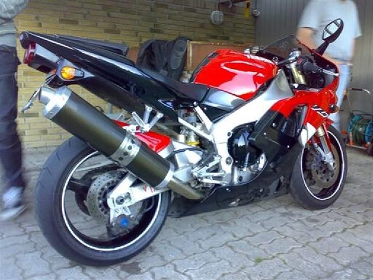 Yamaha yzf R1 Solgt - Bygget til at spise små ninja´er (sorry guys) :-) billede 5