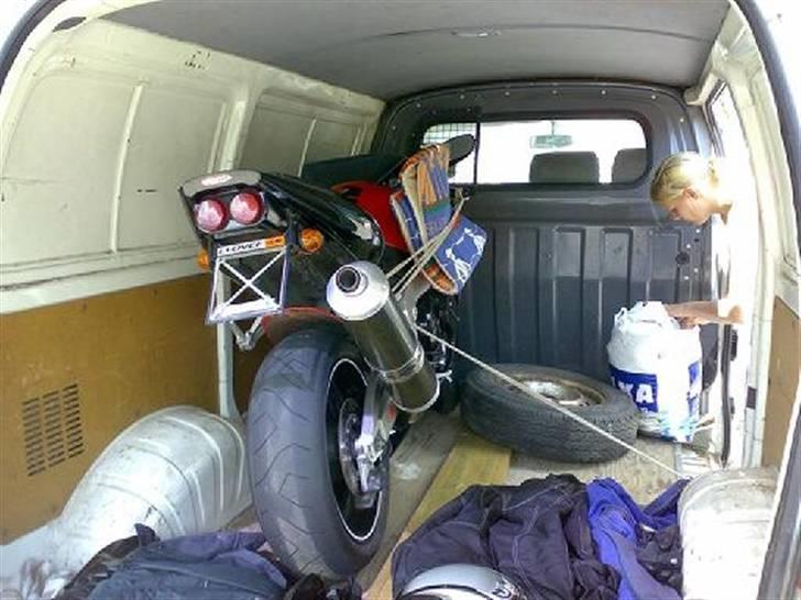 Yamaha yzf R1 Solgt - Den blev da stående hele vejen hjem billede 8