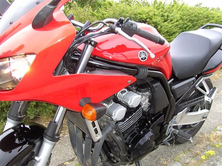 Yamaha FZS600S billede 4